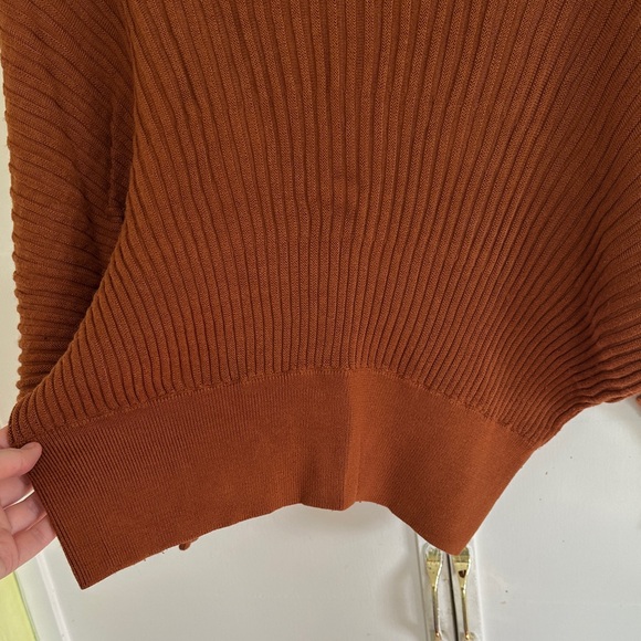 Elegant Rust Ribbed Sweater - Picture 6 of 7